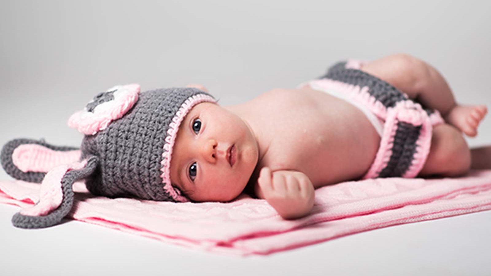 Book fotografico bambini e neonati, casting per bambini, servizio in studio anche con set a tema. Affidati allo Studio Filippo Capaccioli Fotografo.
